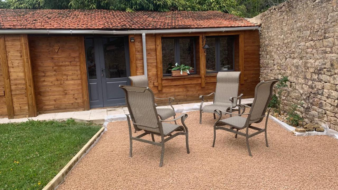 La Casa Lägenhet Uchizy Exteriör bild
