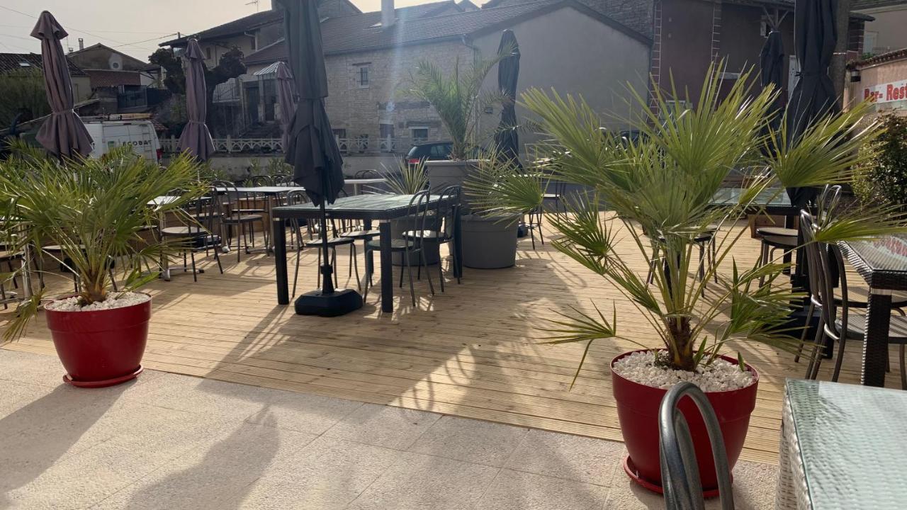 La Casa Lägenhet Uchizy Exteriör bild