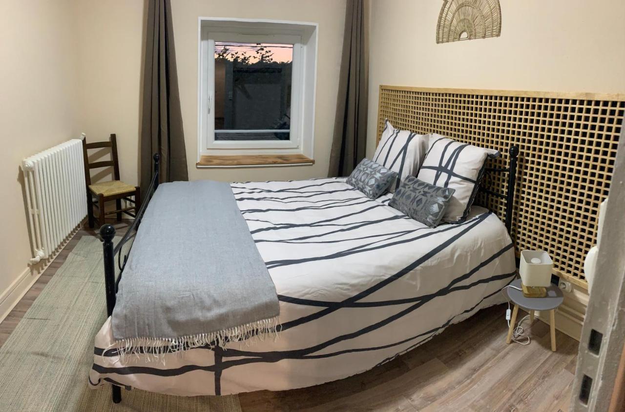 La Casa Lägenhet Uchizy Exteriör bild