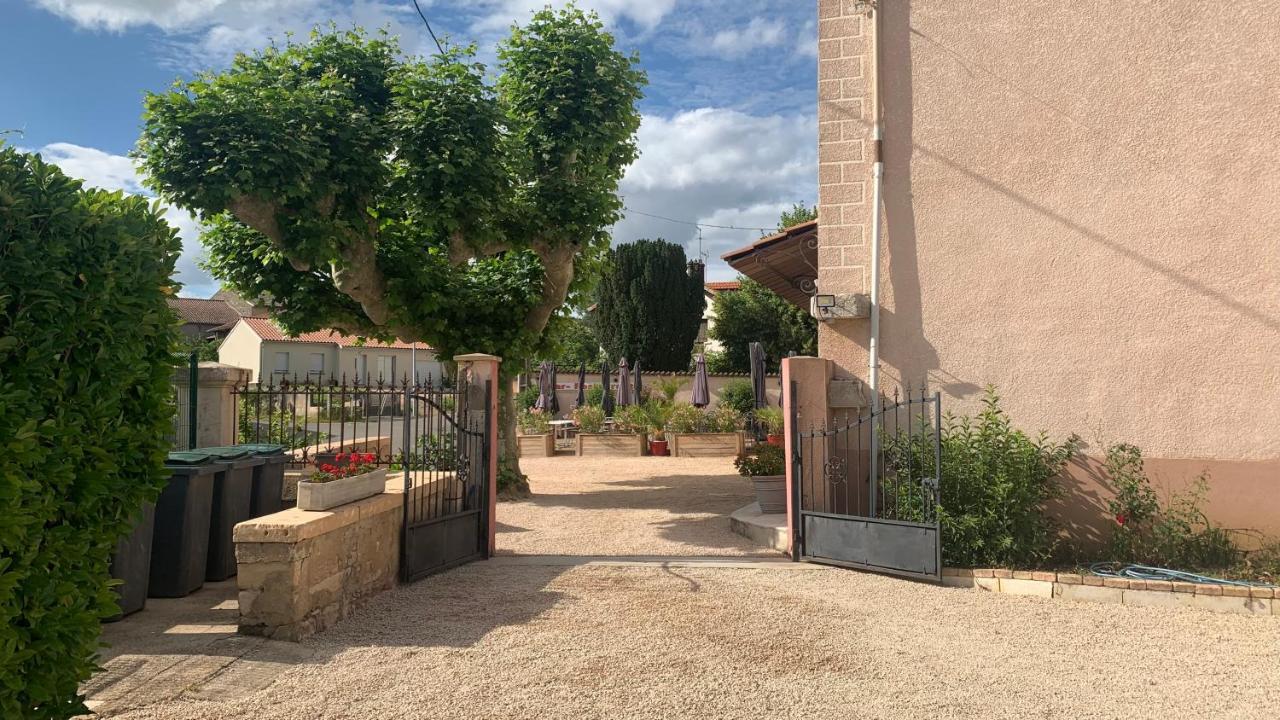 La Casa Lägenhet Uchizy Exteriör bild