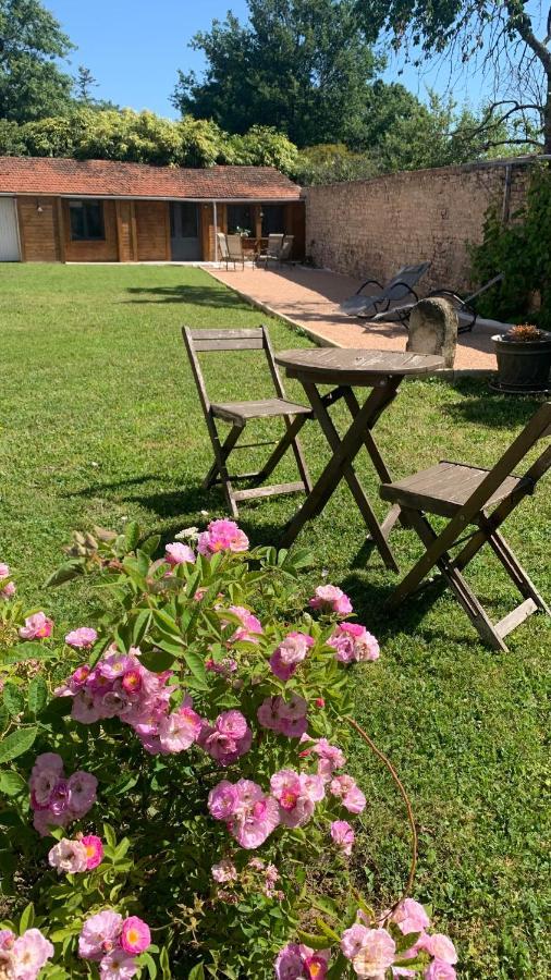 La Casa Lägenhet Uchizy Exteriör bild